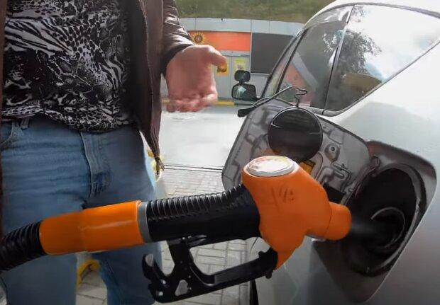 How to fuel your car efficiently to save on gas, especially when prices for gasoline, diesel, and gas are high.