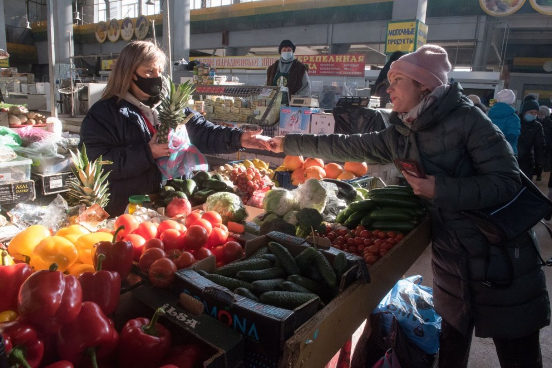 Кроме овощей до конца зимы вырастут цены и на мясо, молоко, а также фрукты